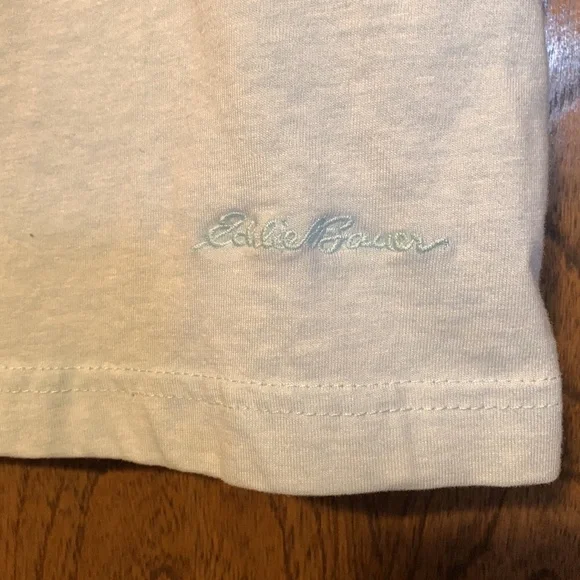 Eddie Bauer light blue T-shirt, large - Picture 3 of 4